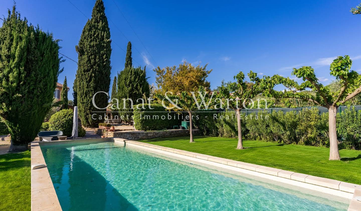 Villa with pool and terrace Le Castellet