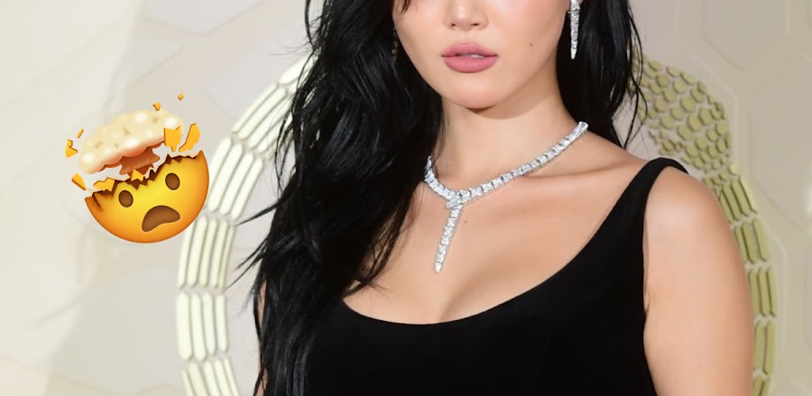 It's Her Revenge. — MAMAMOO's Hwasa Makes Jaws Drop In A Sexy