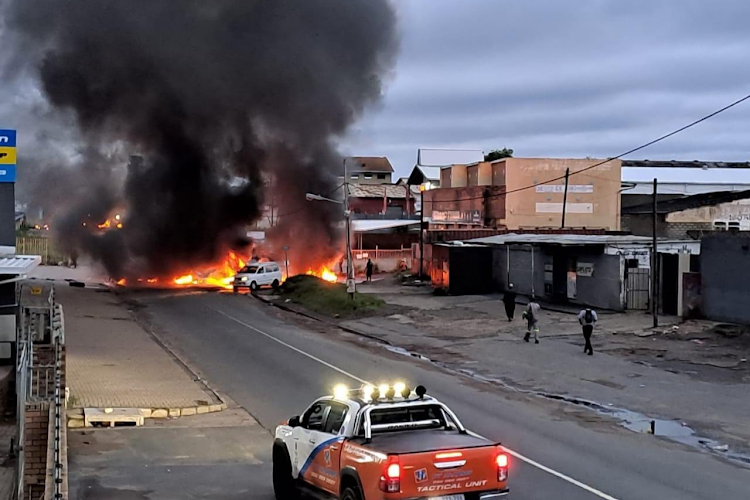 Residents from Isipingo blockaded several roads, demanding basic services such as water and housing, and that the eThekwini municipality address the sewage running onto the streets.