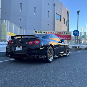 NISSAN GT-R R35