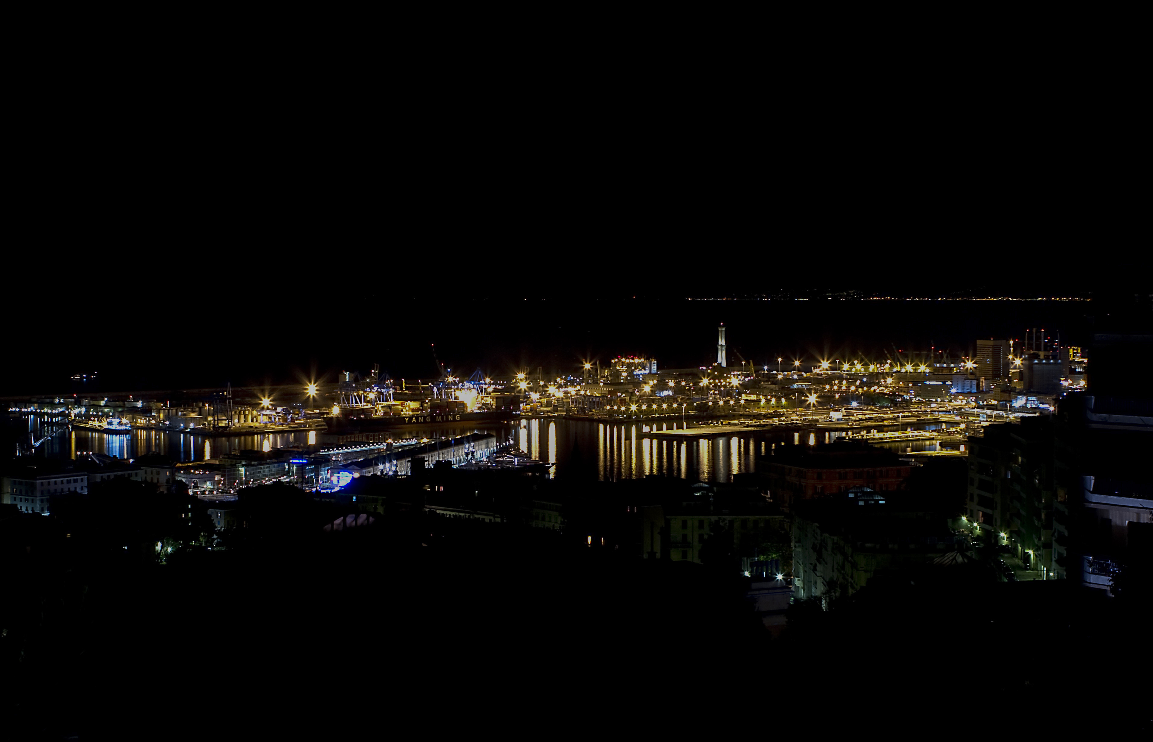 Genova by night di carlobaldino