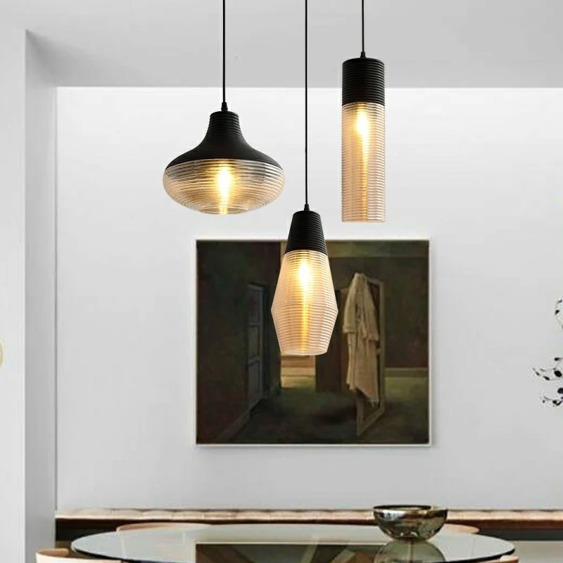 Lustre de vidro criativo para restaurante, bar e café. Design moderno e simples com escada. Iluminação charmosa para ambientes contemporâneos.