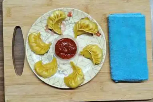 Cheese Corn Steamed Momos [6 Pieces]