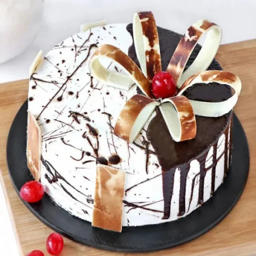 Choco Vanilla Cake [Eggless]
