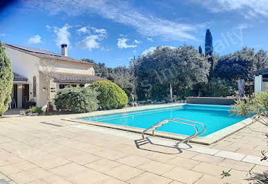 Maison avec piscine et jardin 3