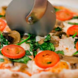 Spinach & Mushroom Pizza