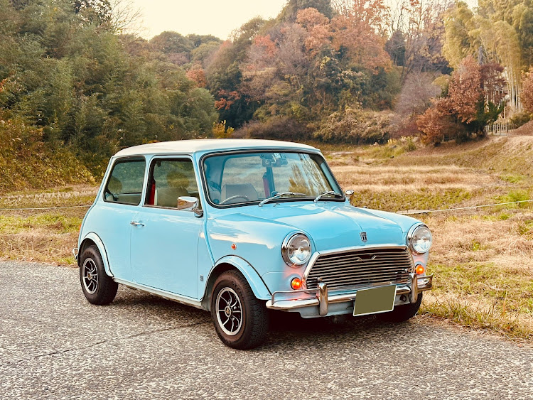 ミニのイギリス車・クラシックミニ・ミニクーパー・旧車・センターメーターに関するカスタム事例の投稿画像1枚目