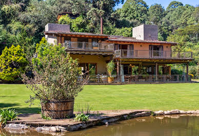 Farmhouse with garden 2