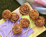 Salami pizza pinwheels