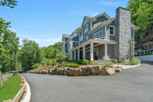 House with pool 1