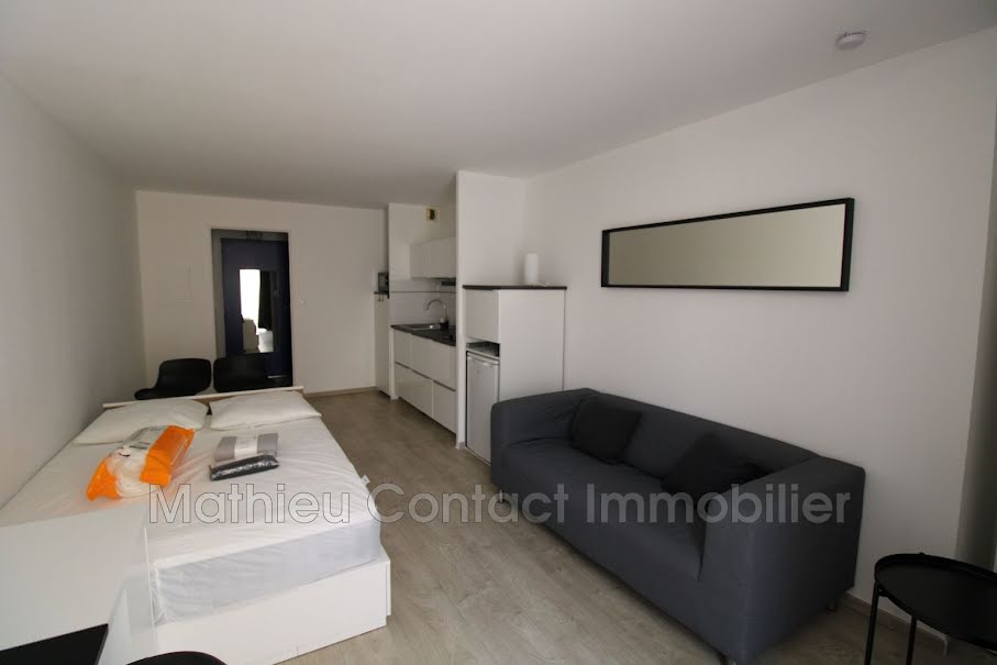 Location meublée appartement 1 pièce 25.97 m² à Nimes (30000), 480 €