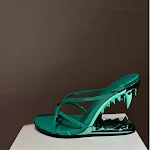 Green toe clip