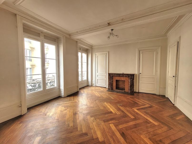 Vente appartement 6 pièces 151 m² à Saint-Etienne (42000), 195 000 €