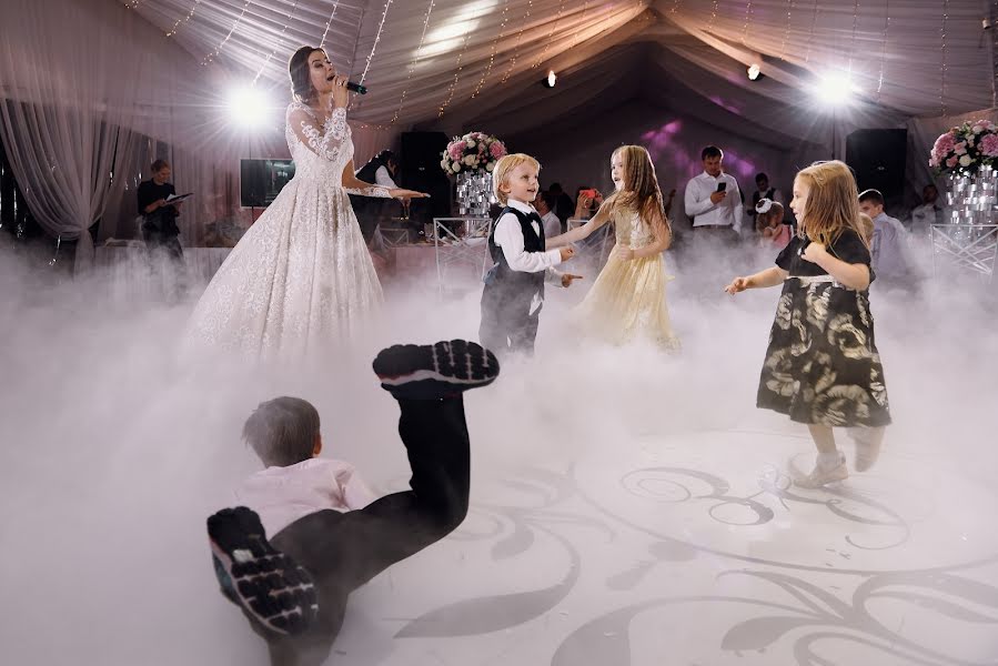 Fotógrafo de casamento Sergey Lomanov (svfotograf). Foto de 6 de fevereiro 2019