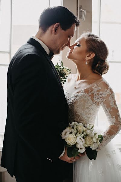 Nhiếp ảnh gia ảnh cưới Alena Stalmoshenok (alenasart). Ảnh của 4 tháng 5 2020