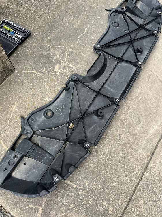 RAV4のRAV4・グレイッシュブルー・DIYに関するカスタム事例の投稿画像1枚目