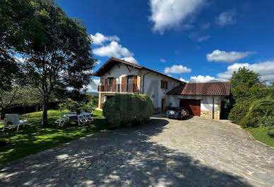 Maison avec piscine et terrasse 13