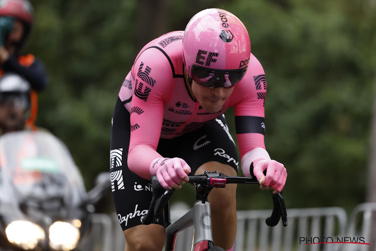 🎥 Tour Down Under-leider Abertio Bettiol krijgt krampen en bekogelt woedend fotograaf met bidon