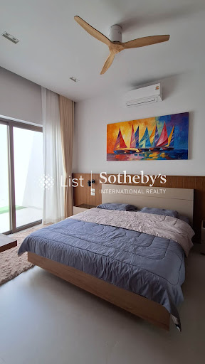 Modern bedroom with colorful painting - Buy this luxury villa in Ko Samui, 3 bedrooms