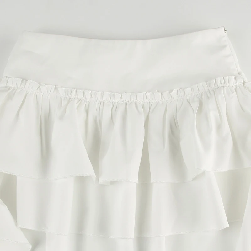 Abito Lungo Irregolare con Ruches Plissettate Stile Festa, perfetto per serate speciali, design unico, elegante e femminile, ideale per valorizzare la silhouette.