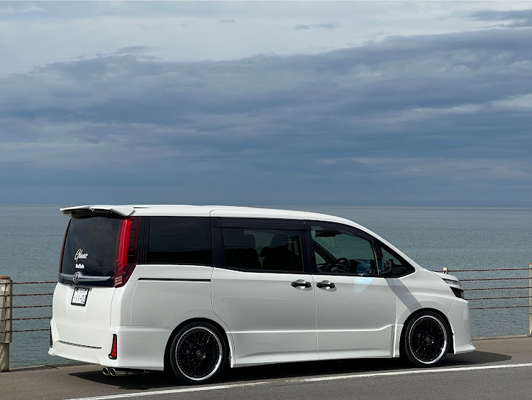 ヴォクシーのフォロワーさんに感謝✨・いいね、コメントありがとうございます。・workwheels・ランチドライブに関するカスタム事例の投稿画像1枚目