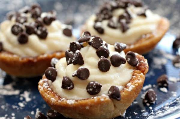 ITALIAN CREAM FILLED CANNOLI CUP'S_image