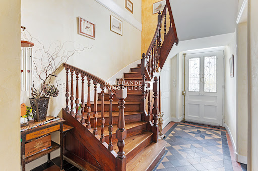 House with garden 3