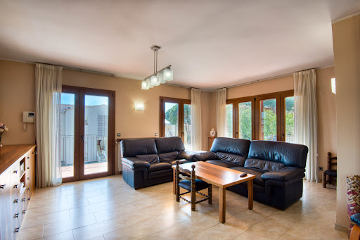House 3