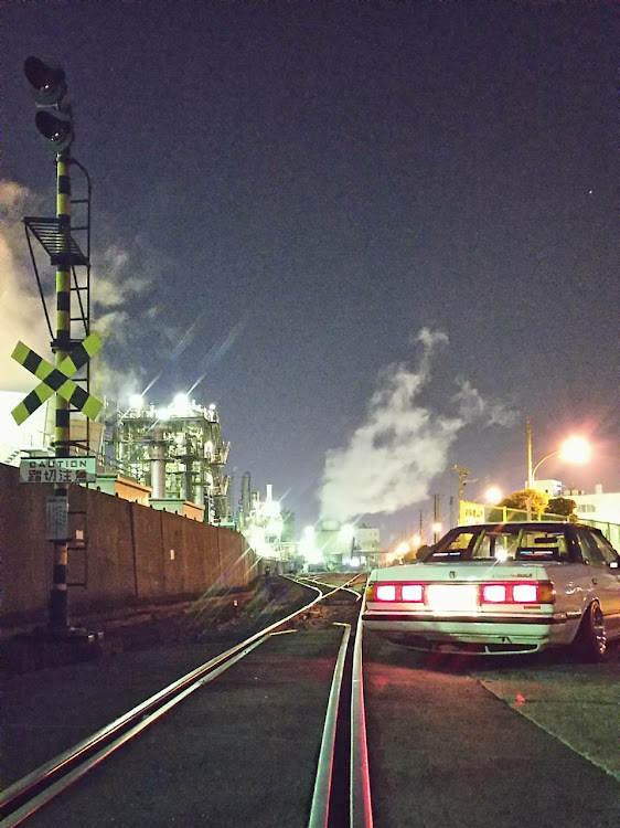 マークIIの工場夜景・ドライブ・旧車に関するカスタム事例の投稿画像1枚目