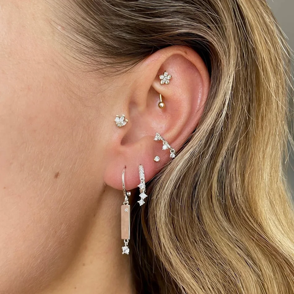 Brincos de barra quadrada de diamante, combinam com tudo, elegantes e modernos, perfeitos para realçar seu visual em qualquer ocasião, adicionando um toque de brilho.
