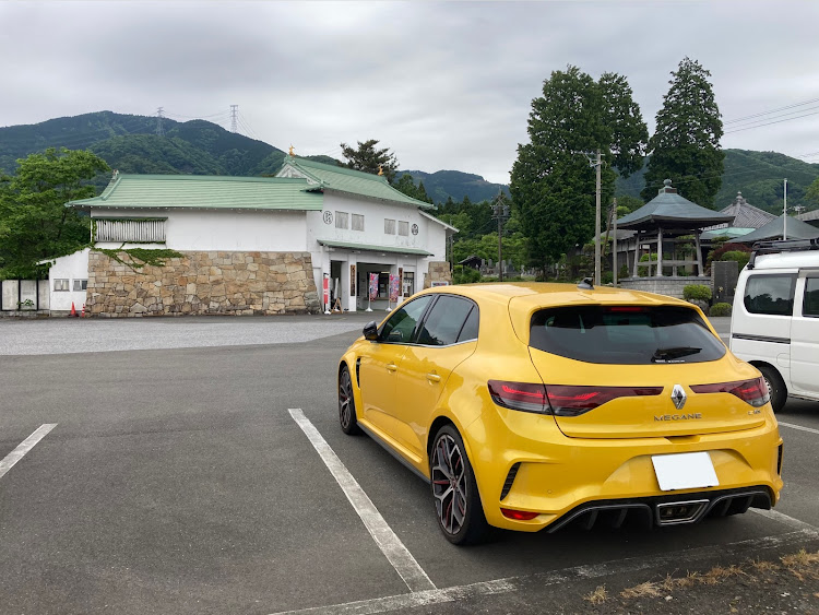 メガーヌ ハッチバックのドライブ・メガーヌR.S.トロフィー・メガーヌ乗りと繋がりたいに関するカスタム事例の投稿画像1枚目