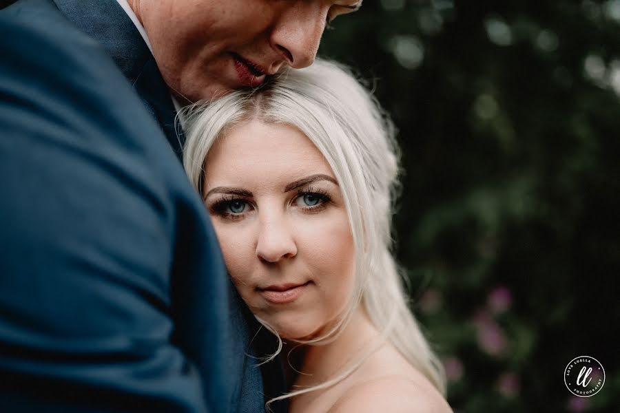 Hochzeitsfotograf Tash Louise Jones (loveluella). Foto vom 1. Juli 2019