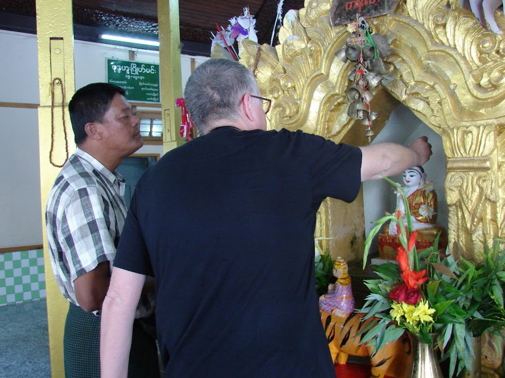 mahamuni pagoda - mandalay