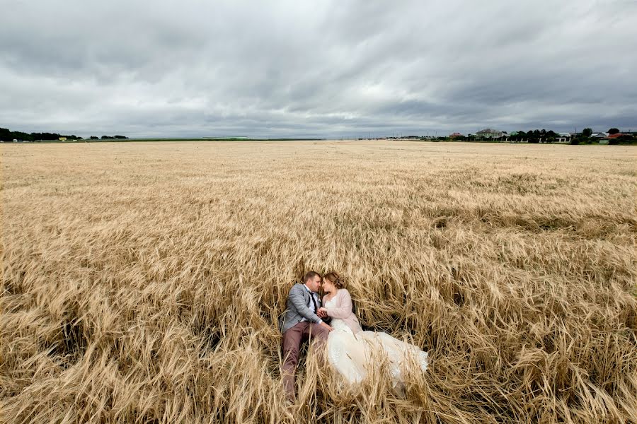 Fotógrafo de casamento Aleksandr Dyadkin (duetphotomoments). Foto de 24 de outubro 2018