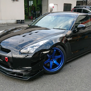 NISSAN GT-R R35