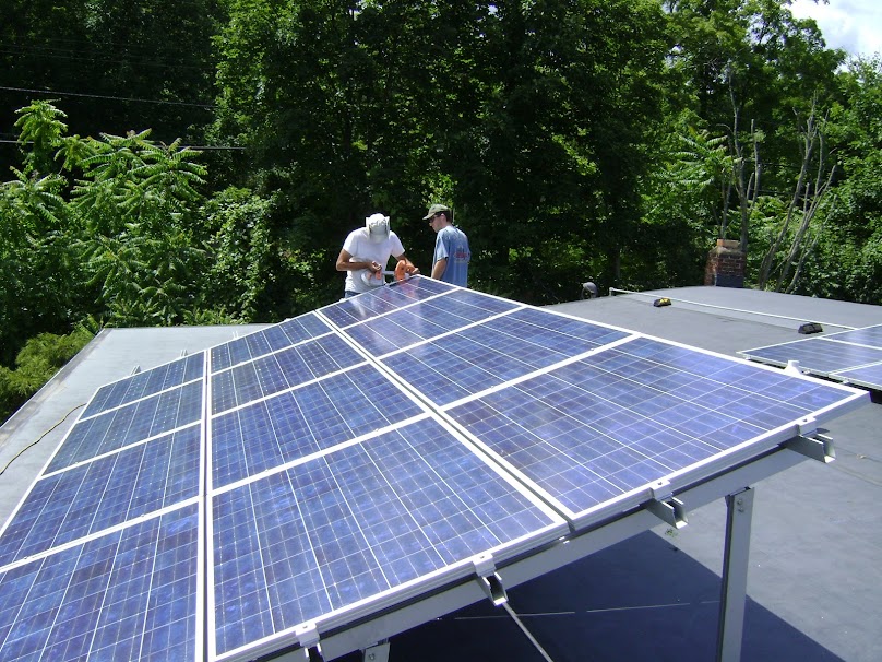 W przypadku nadprodukcji energii fotowoltaicznej możemy „sprzedać” ją do elektrowni.