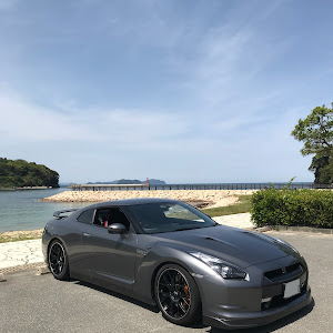 NISSAN GT-R