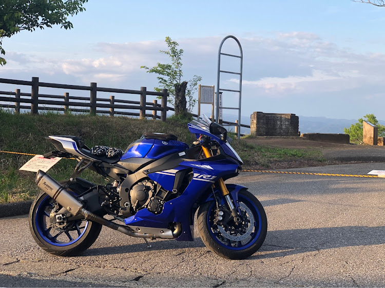 タカハシさんが投稿したYZF-R1・自粛ムードに関するカスタム事例の投稿画像1枚目