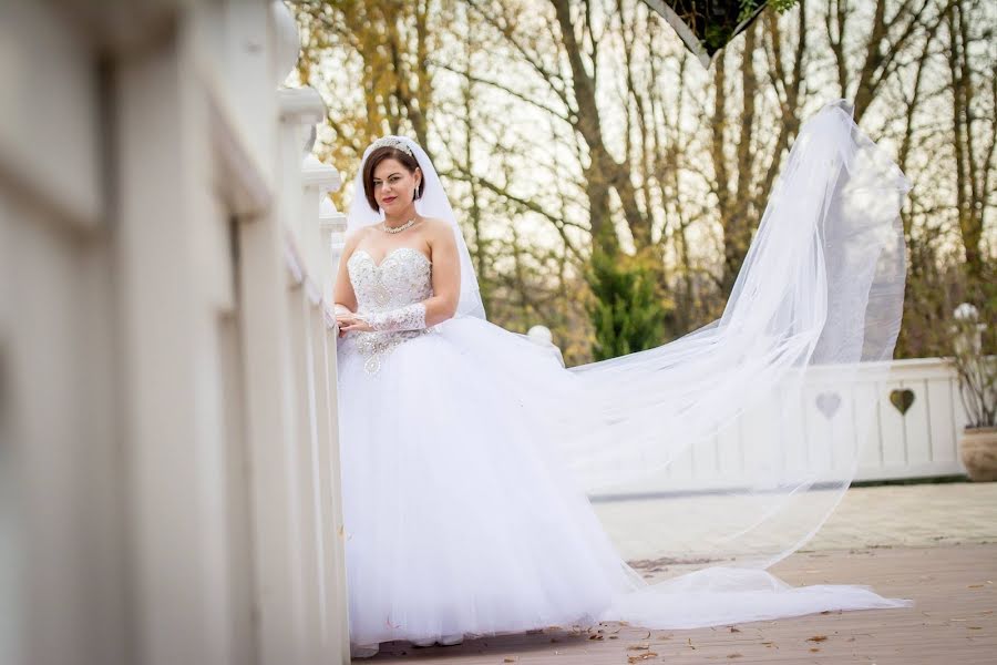 Fotografo di matrimoni Éva Novák-Hajtó (evanovakphoto). Foto del 25 febbraio 2019