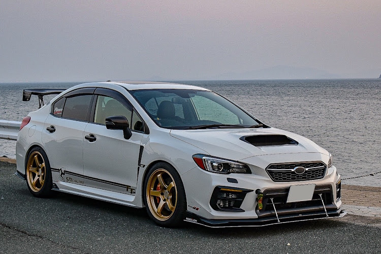 WRX S4のピックアップ時と現在の比較・なんだかんだで金掛かる・でもなかなかイイ車だな・行ってみたい所、沢山ありすぎてに関するカスタム事例の投稿画像2枚目