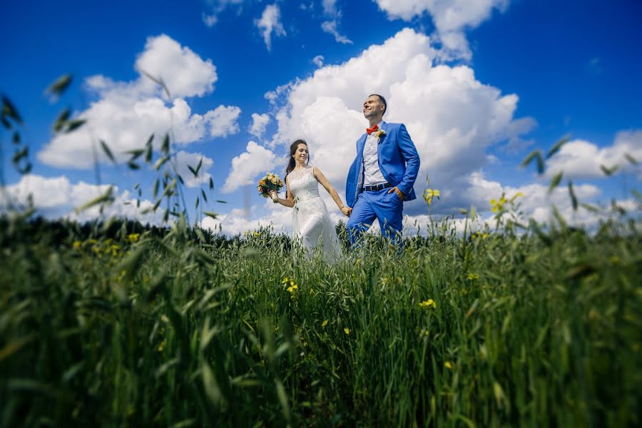 Wedding photographer Vitaliy Shustrov (vitali). Photo of 16 August 2019