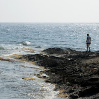 E di fronte la vastità del mare di 