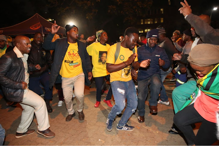 Supporters of former president Jacob Zuma have made their way to the Pietermaritzburg High Court ahead of Zuma's appearance on corruption charges on Friday.