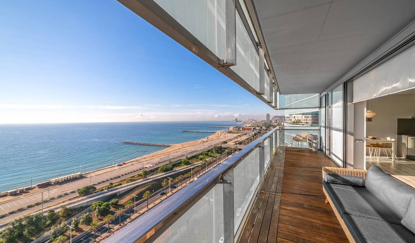 Apartment with terrace and pool Barcelona