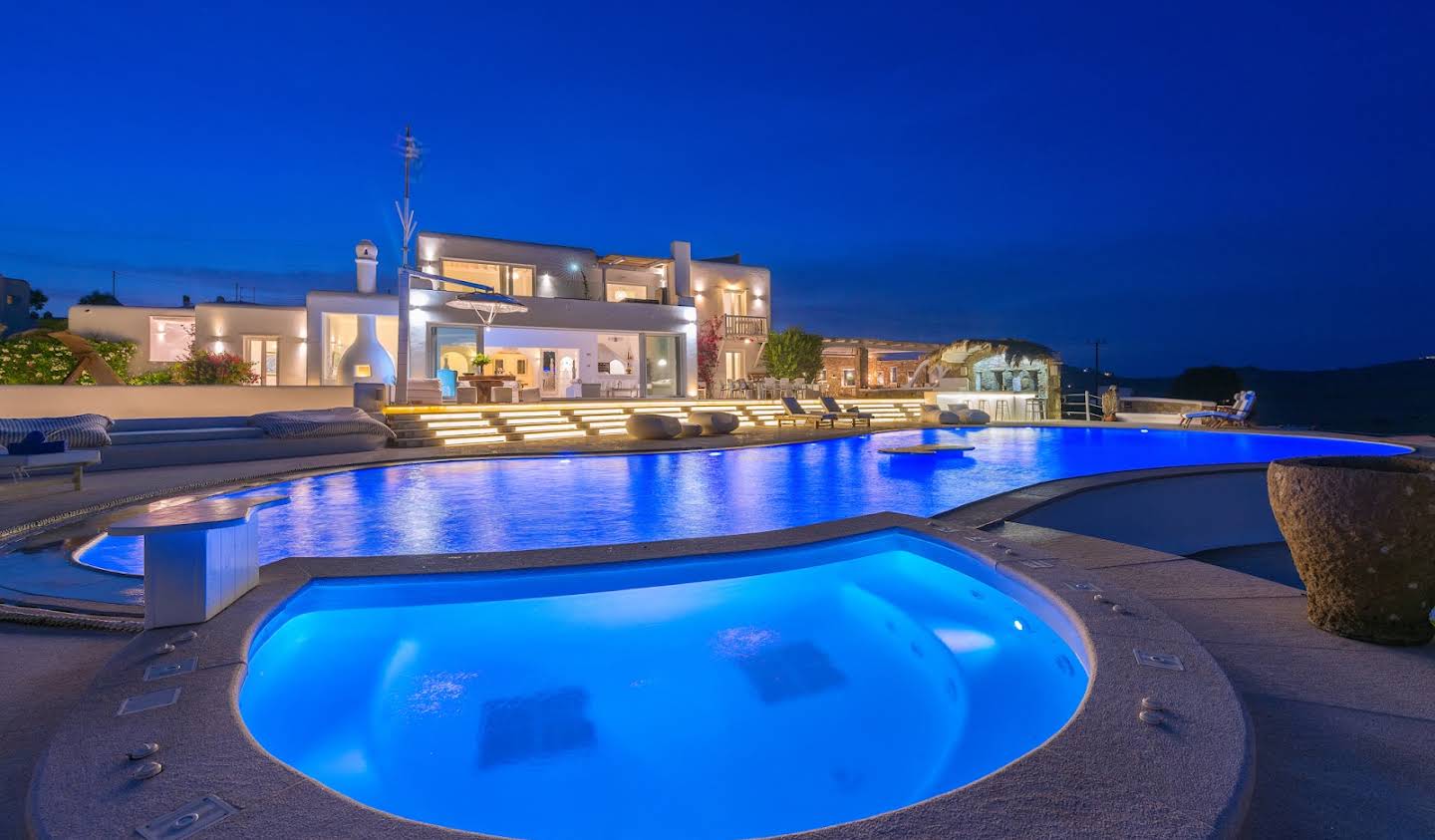 House with pool and garden Mikonos