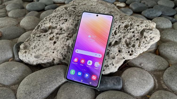 Galaxy A73 - premium xususiyatlarga ega 