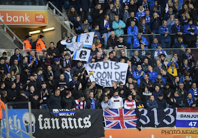 📷 Supporters Gent hebben duidelijke boodschap voor hun spelers, die van Brugge jénnen: "Vadis, toon die Beker!"