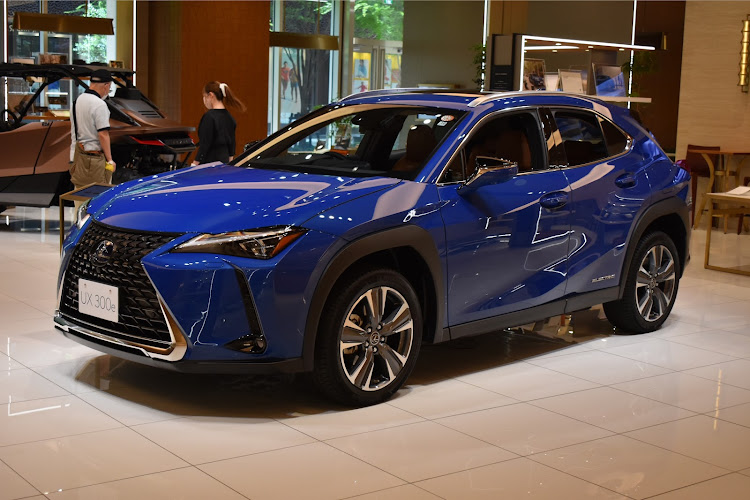 りょーだぶさんが投稿したレクサスミーツ・大黒PA・IS300h・LEXUS・ISに関するカスタム事例の投稿画像9枚目