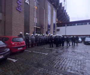 🎥 Plusieurs Ultras d'Anderlecht, furieux, pénètrent dans les couloirs et l'espace VIP