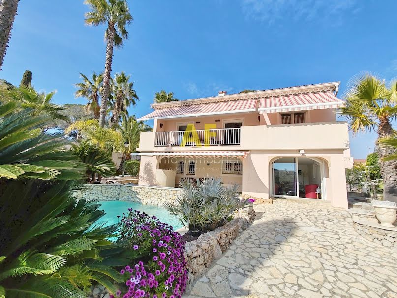 Vente maison 6 pièces 149.38 m² à Frejus (83600), 760 000 €